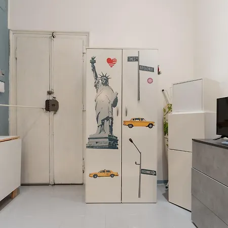 Apartment Guesthost - Comfy In Milan's Centre *